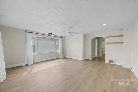 215 Shoshone, Nampa, ID 83651