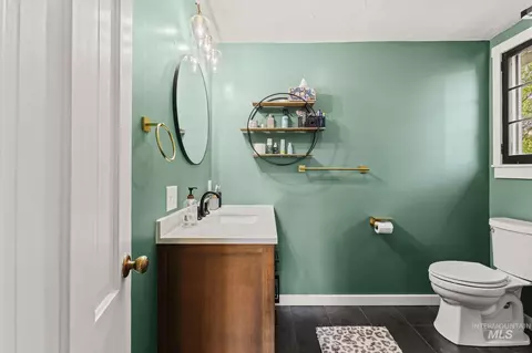 Bath - 320 4th St, Lewiston, ID 83501 photo 4 of 5