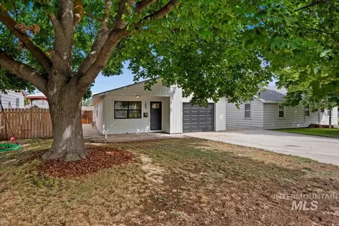 208 Young Ave, Nampa, ID 83651