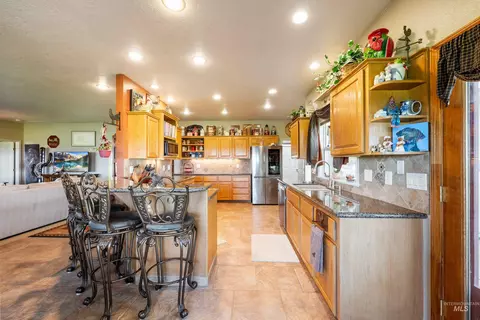 Kitchen - 479 E King Rd, Kuna, ID 83634 photo 3 of 4