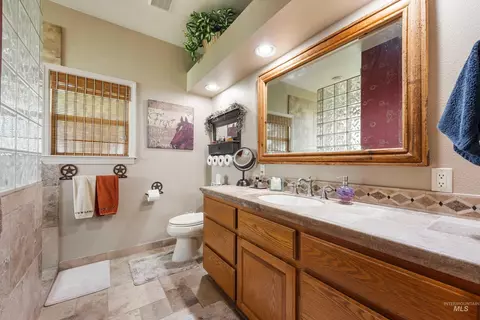Bath - 479 E King Rd, Kuna, ID 83634 photo 1 of 4