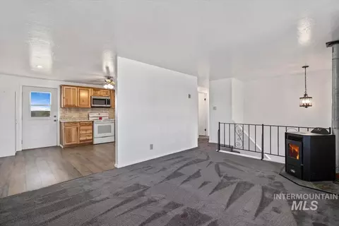 Living - 3085 Dickson Ave, Twin Falls, ID 83301 photo 3 of 4