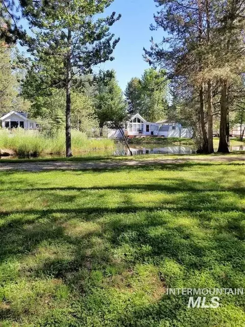 Exterior - 514 D28 Sawyer St #D28, Cascade, ID 83611 photo 9 of 14