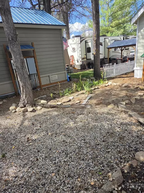 Exterior - 514 D28 Sawyer St #D28, Cascade, ID 83611 photo 1 of 14