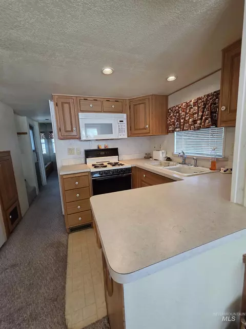 Kitchen - 514 D28 Sawyer St #D28, Cascade, ID 83611 photo 1 of 3