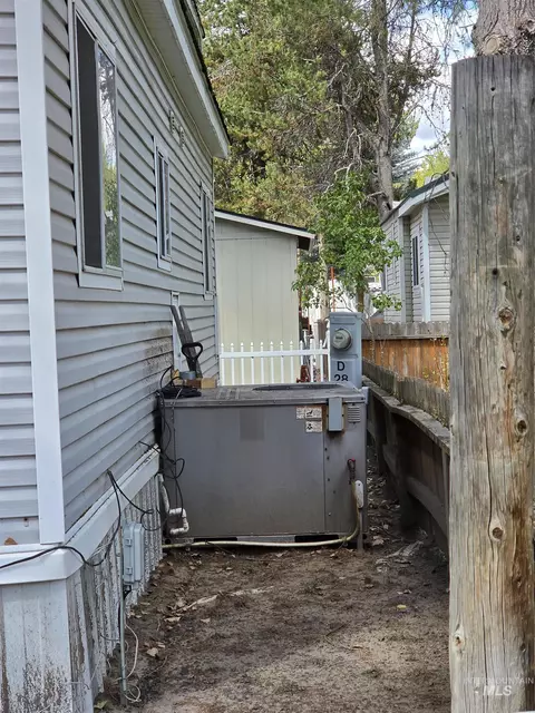 Exterior - 514 D28 Sawyer St #D28, Cascade, ID 83611 photo 5 of 14