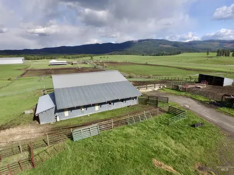 Exterior - 2000 Park Rd, Deary, ID 83823 photo 6 of 12
