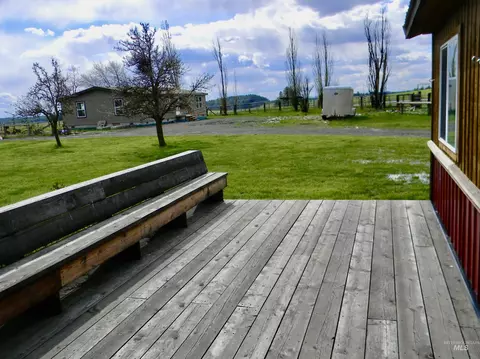 Exterior - 2000 Park Rd, Deary, ID 83823 photo 4 of 12