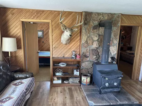 Living - 2000 Park Rd, Deary, ID 83823 photo 1 of 1