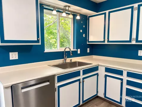 Kitchen - 737 Academic Dr, Twin Falls, ID 83301 photo 4 of 4