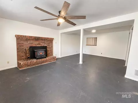 Living - 737 Academic Dr, Twin Falls, ID 83301 photo 5 of 6