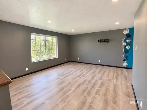 Living - 737 Academic Dr, Twin Falls, ID 83301 photo 3 of 6