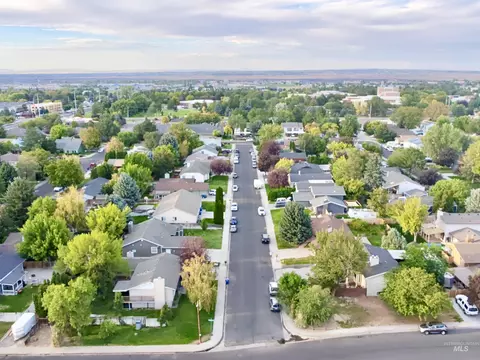 View/Area - 737 Academic Dr, Twin Falls, ID 83301 photo 2 of 2