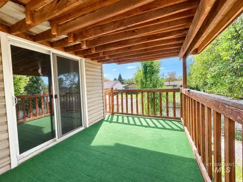 Exterior - 737 Academic Dr, Twin Falls, ID 83301 photo 3 of 10