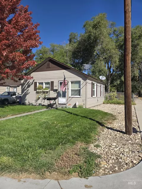 Exterior - 590 S 3rd E, Mountain Home, ID 83647 photo 3 of 5