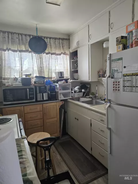Kitchen - 590 S 3rd E, Mountain Home, ID 83647 photo 2 of 2