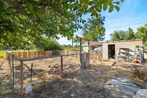 Exterior - 131 W Spring St, Hagerman, ID 83332 photo 4 of 5
