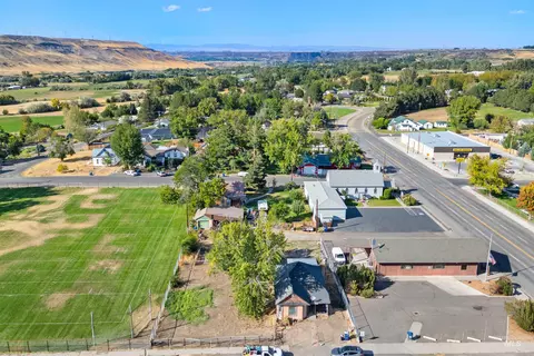 View/Area - 131 W Spring St, Hagerman, ID 83332 photo 4 of 7