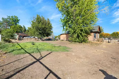 Exterior - 131 W Spring St, Hagerman, ID 83332 photo 3 of 5