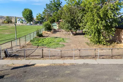 Exterior - 131 W Spring St, Hagerman, ID 83332 photo 2 of 5