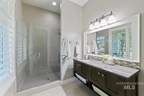 Bath - 958 N Lionbridge Pl, Eagle, ID 83616 photo 3 of 6