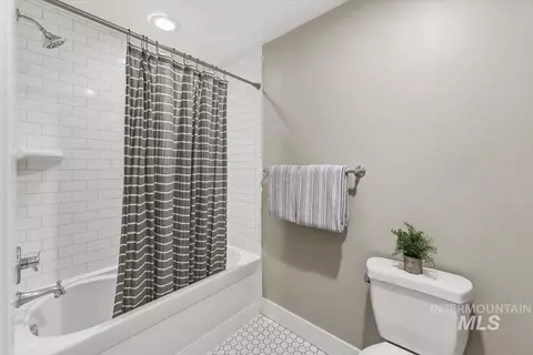 Bath - 958 N Lionbridge Pl, Eagle, ID 83616 photo 6 of 6