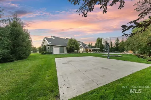 Exterior - 958 N Lionbridge Pl, Eagle, ID 83616 photo 6 of 7