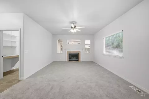 Living - 919 E Hawk St, Meridian, ID 83646 photo 3 of 4