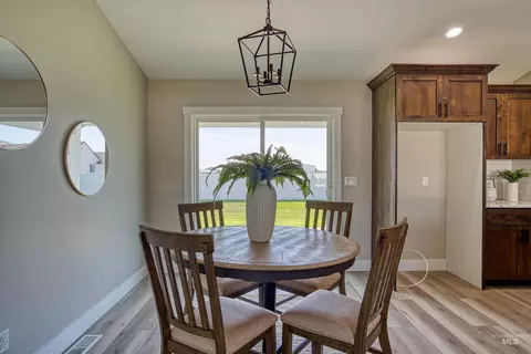 Dining - 920 Campbel St, Vale, OR 97918 photo 2 of 3