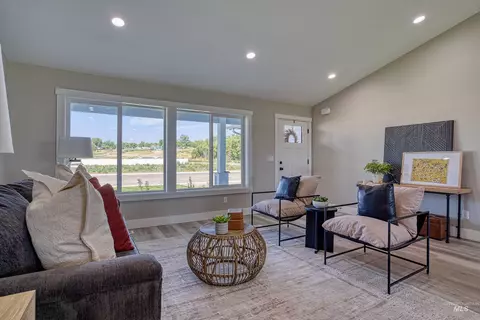 Living - 920 Campbel St, Vale, OR 97918 photo 1 of 1