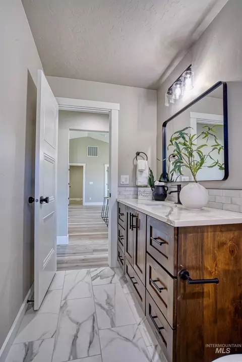 Bath - 920 Campbel St, Vale, OR 97918 photo 10 of 10