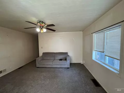Living - 308 2nd Ave E, Jerome, ID 83338 photo 4 of 4