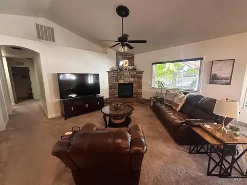 Living - 699 N Shadowridge, Eagle, ID 83616 photo 1 of 1