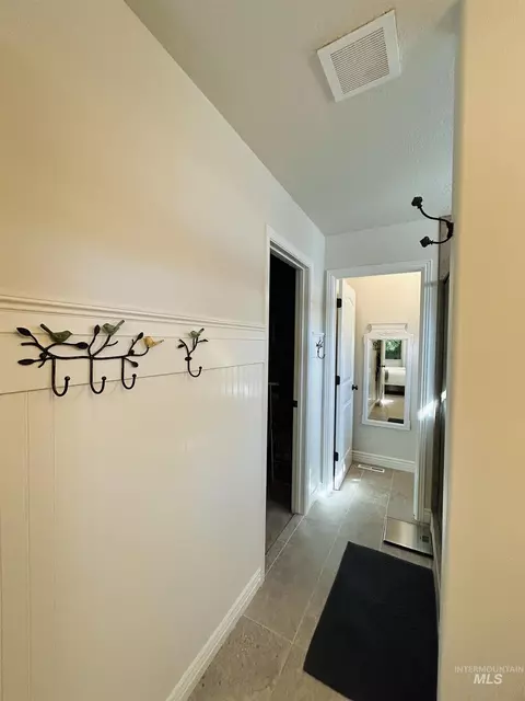 Entry Way - 699 N Shadowridge, Eagle, ID 83616 photo 2 of 2