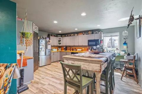 Kitchen - 963 N 1250 E, Richfield, ID 83349 photo 3 of 3