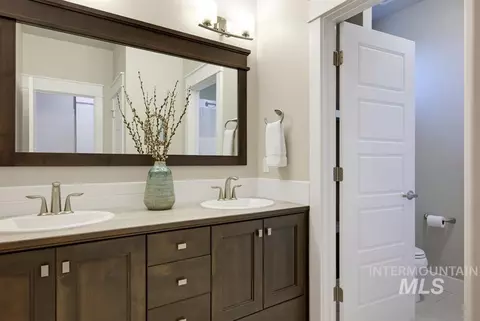 Bath - 6844 N Winward Ave, Eagle, ID 83616 photo 1 of 2