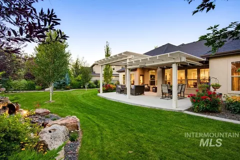 Exterior - 6844 N Winward Ave, Eagle, ID 83616 photo 3 of 4