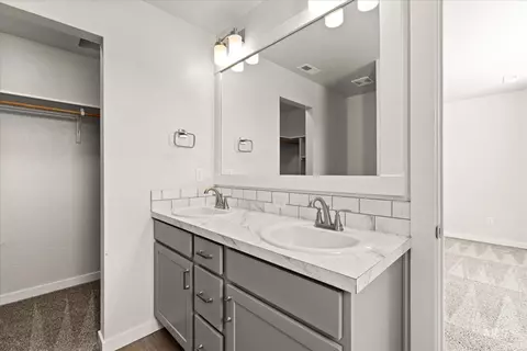Bath - 1109 N World Cup Ln, Eagle, ID 83616 photo 1 of 3