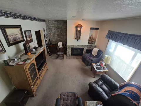 Living - 280 Meadows Ln, Twin Falls, ID 83301 photo 2 of 4