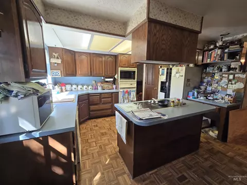 Kitchen - 280 Meadows Ln, Twin Falls, ID 83301 photo 3 of 4