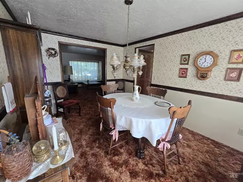 Dining - 280 Meadows Ln, Twin Falls, ID 83301 photo 2 of 3