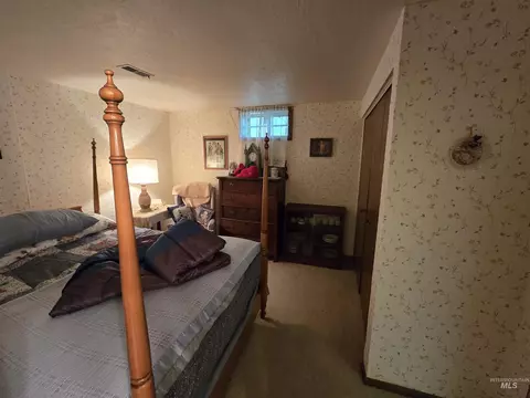 Bedroom - 280 Meadows Ln, Twin Falls, ID 83301 photo 5 of 6