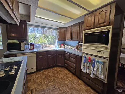 Kitchen - 280 Meadows Ln, Twin Falls, ID 83301 photo 1 of 4