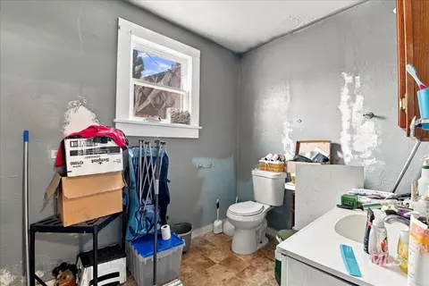 Bath - 442 N 6th St, Payette, ID 83661 photo 1 of 1