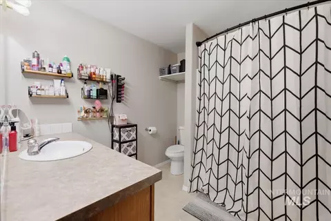 Bath - 5302 Weston Ave, Caldwell, ID 83607 photo 1 of 3