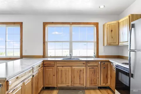 Kitchen - 374 E 400 S, Jerome, ID 83338 photo 5 of 5