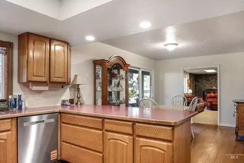 Kitchen - 374 E 400 S, Jerome, ID 83338 photo 4 of 5