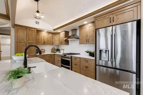 Kitchen - 79 E Aikens St #221, Eagle, ID 83616 photo 6 of 8