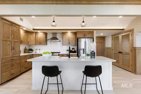 Kitchen - 79 E Aikens St #221, Eagle, ID 83616 photo 5 of 8