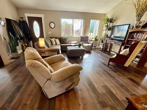 Living - 23626 Boise River Rd, Caldwell, ID 83607 photo 1 of 3